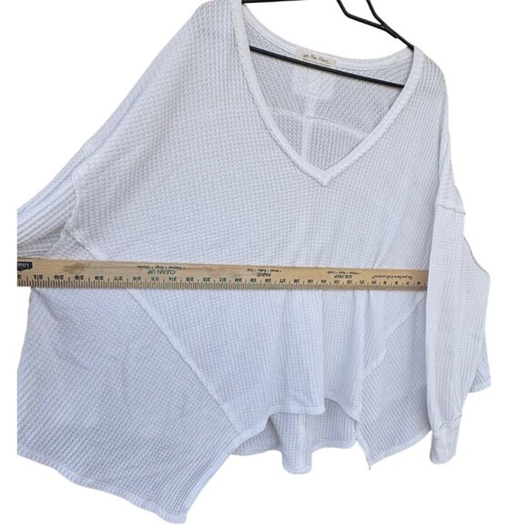 We The Free White Oversized Size Medium Waffle Knit V-Neck Top Sleeve Tunic - Picture 7 of 10